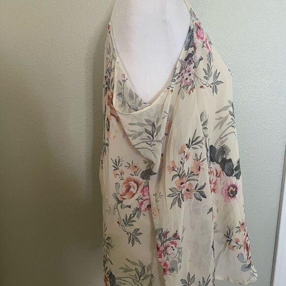 Haute Monde Open Shoulder Flower Top - Picture 6 of 7